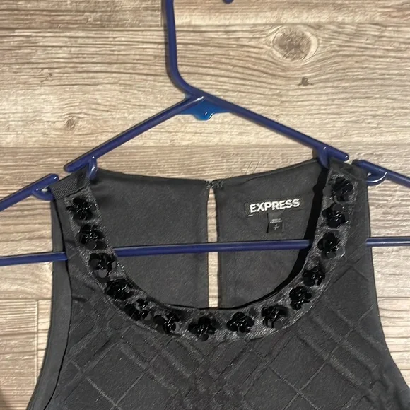 Express Sleeveless Top - Picture 2 of 2